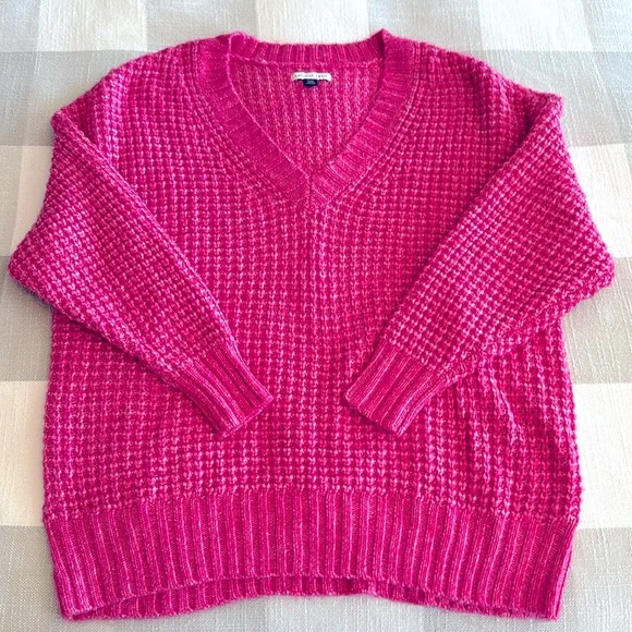 American Eagle V-Neck sweater - Picture 1 of 4